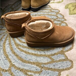BEAR PAW MINI PLATFORM UGGS SIZE 10